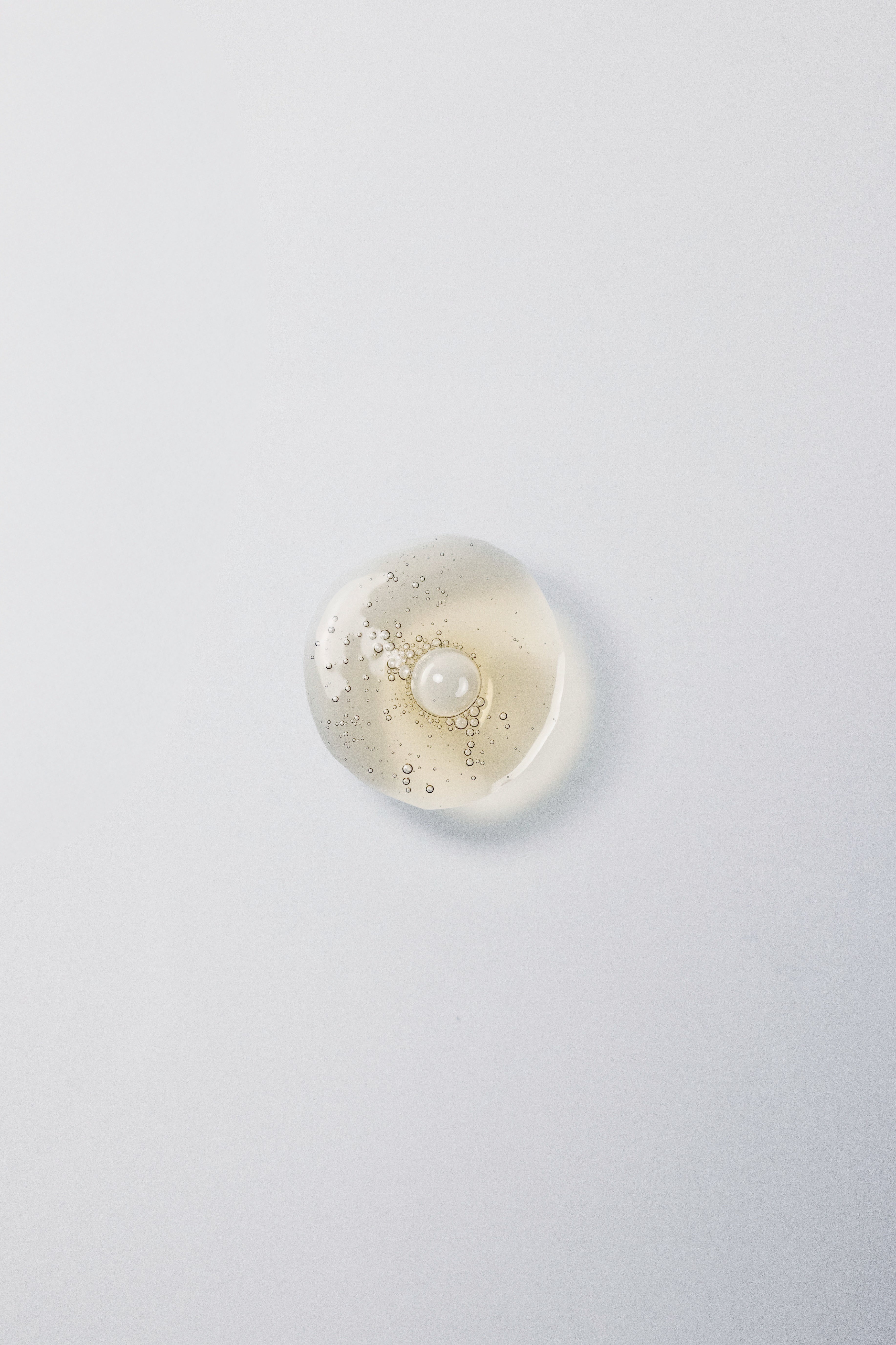 Brightening Serum golden texture swatch — Aliangé Kakadu plum vitamin C formula close-up